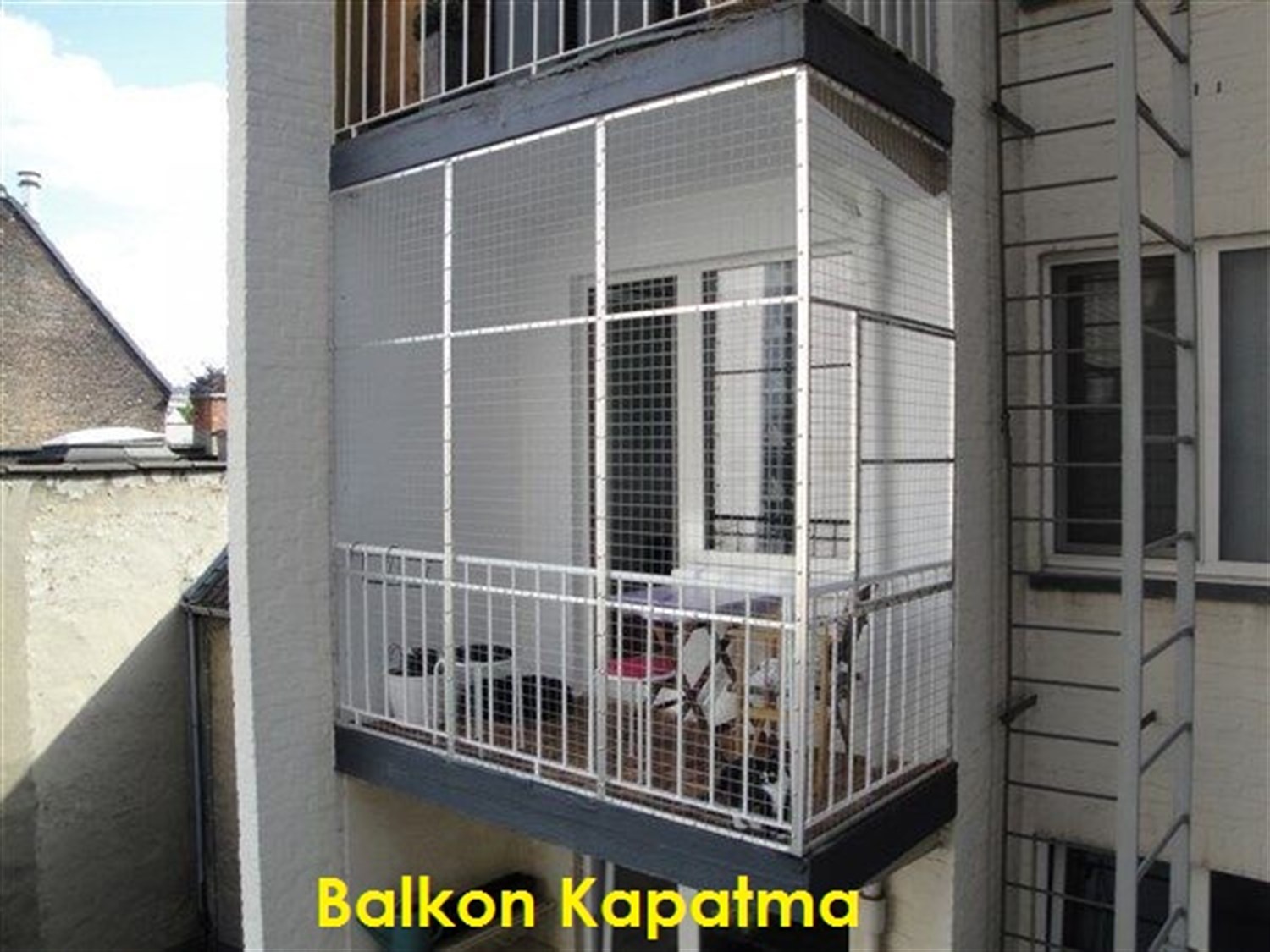 Çocuk ve Kediler için Balkon Kapatma Sistemleri