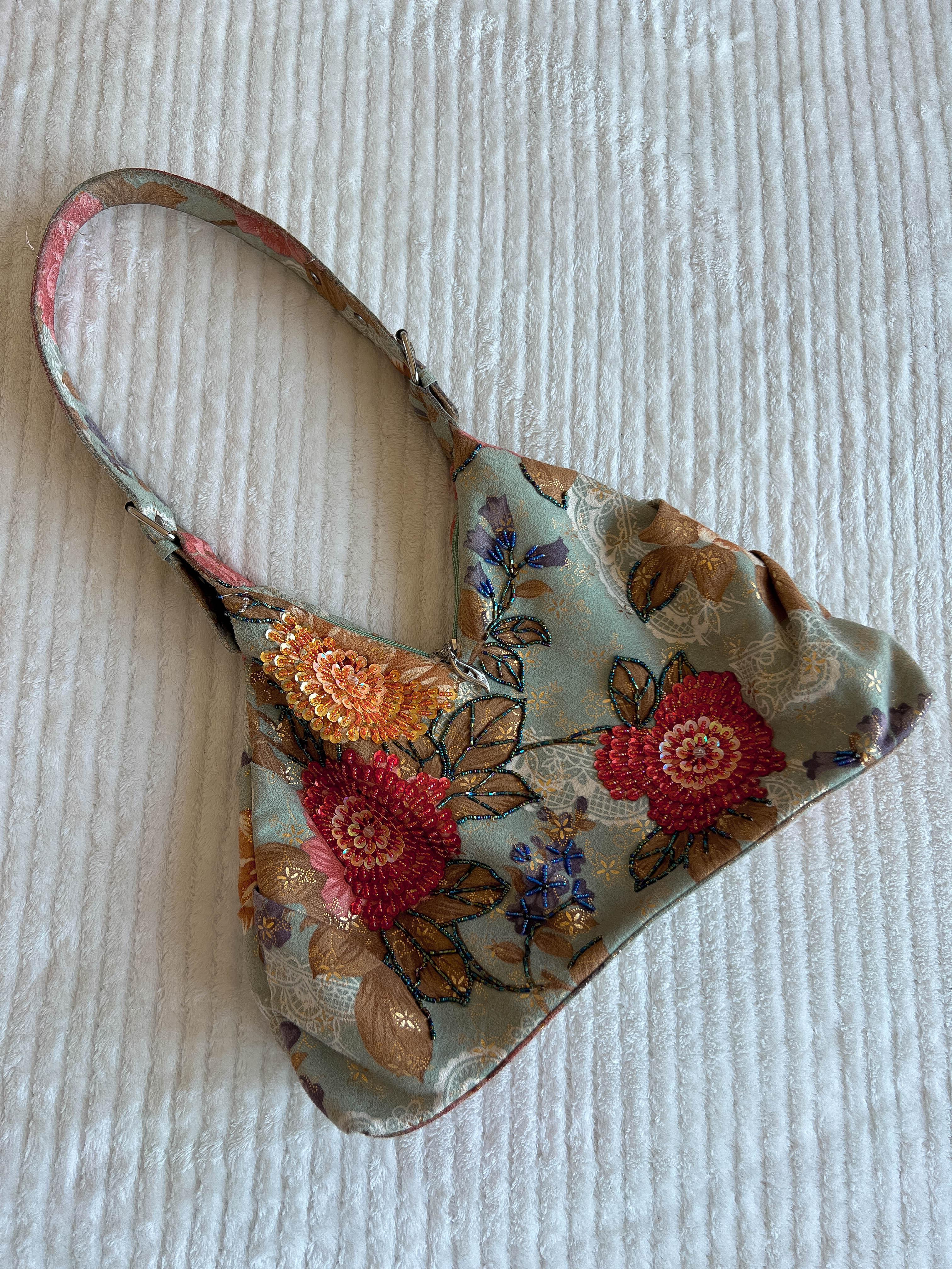 Boncuk İşlemeli 00's Omuz Çantası