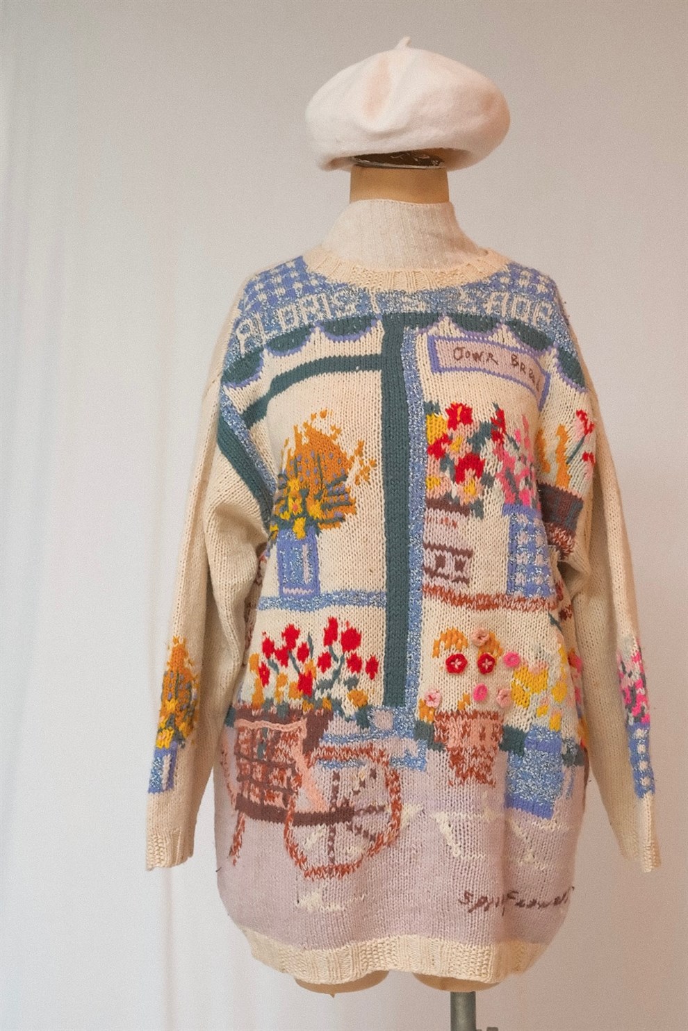 Floral Desen El Örmesi Kazak