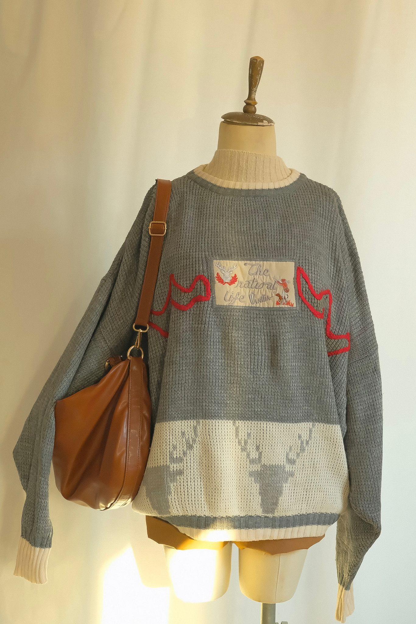 Geyik Desenli İşlemeli Kazak