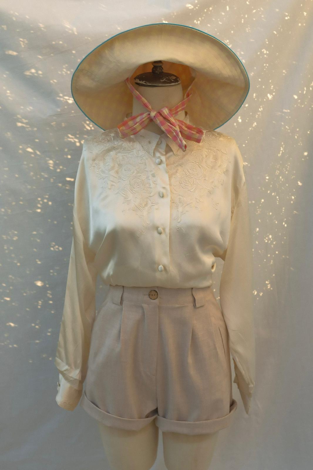 İpek Saten İşlemeli Gömlek