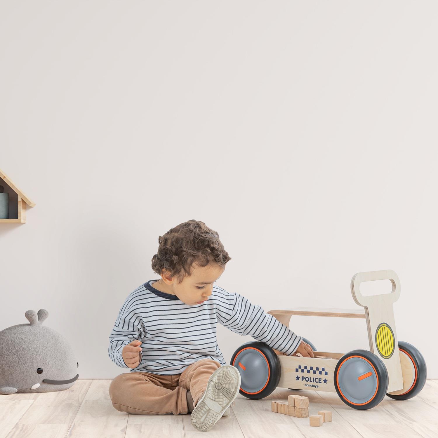 DriveMe Wood Polis – Yürüteç ve Oyuncak Deposu – Walker and Toy Wagon