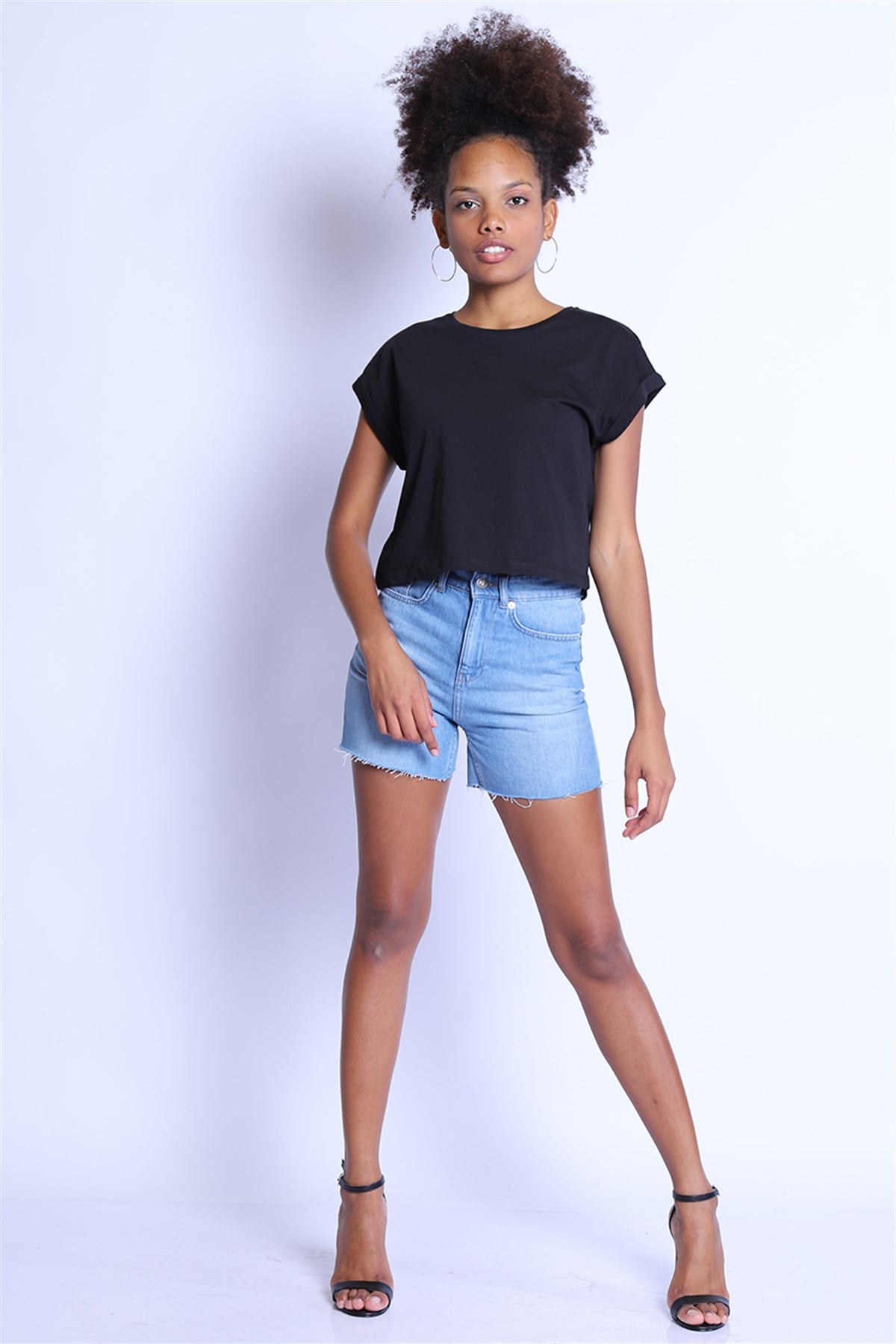 Kadın Crop  Bisiklet Yaka Tshirt Bts 1007 SIYAHKadın Crop  Bisiklet Yaka Tshirt Bts 1007 SIYAH