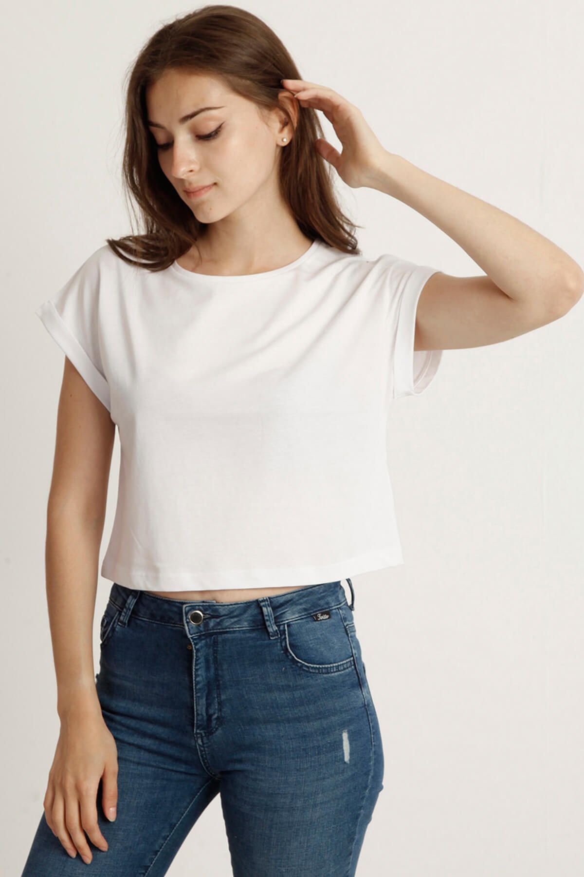 Kadın Crop  Bisiklet Yaka Tshirt Bts 1007 BEYAZKadın Crop  Bisiklet Yaka Tshirt Bts 1007 BEYAZ