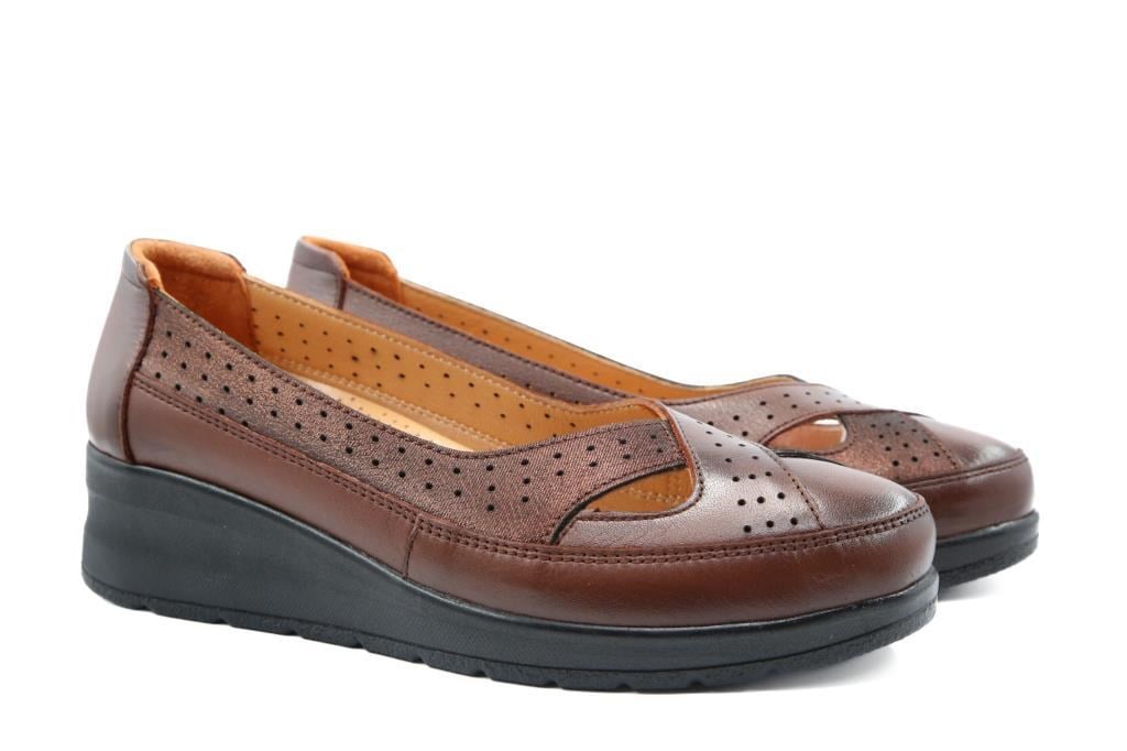 CASTLE BLACK 42765 Hakiki Deri Taba Kadın Günlük Anne Ayakkabısı