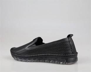 CASTLE BLACK 22385 Hakiki Deri Siyah Kadın Günlük Anne Ayakkabısı