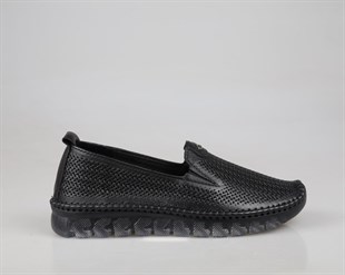 CASTLE BLACK 22385 Hakiki Deri Siyah Kadın Günlük Anne Ayakkabısı