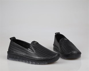 CASTLE BLACK 22385 Hakiki Deri Ortopedik Siyah Kadın Günlük Anne Ayakkabısı