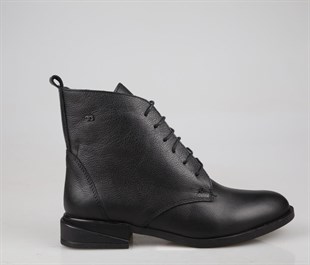 CASTLE BLACK 27491-1 Hakiki Deri Siyah Kadın Bot
