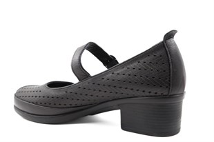 CASTLE BLACK 42437 Hakiki Deri Siyah Kadın Günlük Anne Ayakkabısı