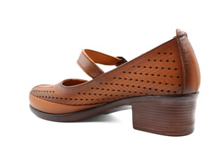 CASTLE BLACK 42437 Hakiki Deri Taba Kadın Günlük Anne Ayakkabısı