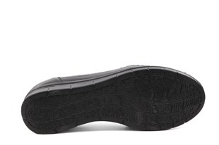 CASTLE BLACK 42664 Hakiki Deri Siyah Kadın Günlük Anne Ayakkabısı