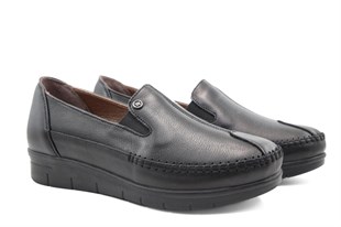 CASTLE BLACK 42664 Hakiki Deri Siyah Kadın Günlük Anne Ayakkabısı