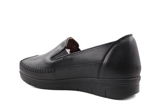 CASTLE BLACK 42664 Hakiki Deri Siyah Kadın Günlük Anne Ayakkabısı