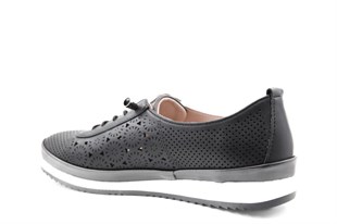 CASTLE BLACK 42731 Hakiki Deri Siyah Kadın Günlük Anne Ayakkabısı