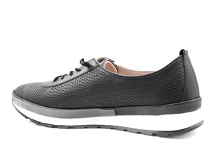 CASTLE BLACK 42737 Hakiki Deri Siyah Kadın Günlük Anne Ayakkabısı