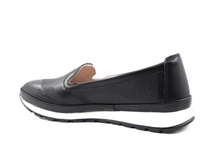 CASTLE BLACK 42738 Hakiki Deri Siyah Kadın Günlük Anne Ayakkabısı