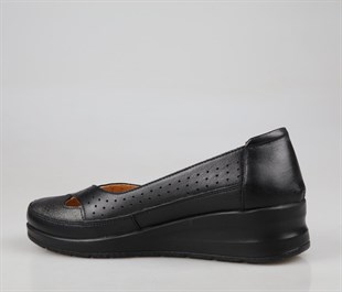 CASTLE BLACK 42765-1 Hakiki Deri Ortopedik Siyah Kadın Günlük Anne Ayakkabısı