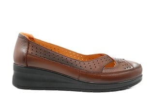 CASTLE BLACK 42765 Hakiki Deri Taba Kadın Günlük Anne Ayakkabısı