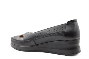 CASTLE BLACK 42765 Hakiki Deri Siyah Kadın Günlük Anne Ayakkabısı