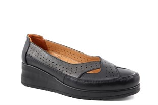 CASTLE BLACK 42765 Hakiki Deri Siyah Kadın Günlük Anne Ayakkabısı