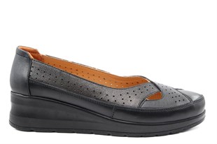 CASTLE BLACK 42765 Hakiki Deri Siyah Kadın Günlük Anne Ayakkabısı