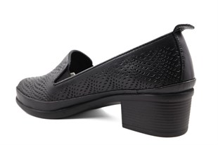 CASTLE BLACK 45101 Hakiki Deri Siyah Kadın Günlük Anne Ayakkabısı