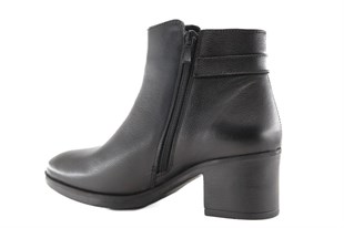 CASTLE BLACK 92157 Hakiki Deri Siyah Kadın Bot