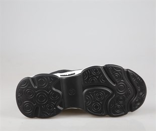 GUJA 24k302 Dolgu Topuk Siyah Kadın Sneakers