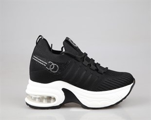 GUJA 25y300-14 Dolgu Topuk Siyah Kadın Sneakers