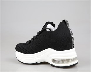 GUJA 25y300-14 Dolgu Topuk Siyah Kadın Sneakers
