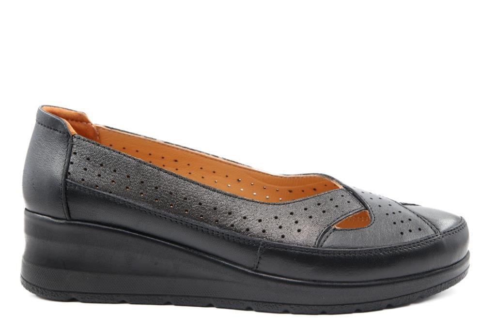 CASTLE BLACK 42765 Hakiki Deri Siyah Kadın Günlük Anne Ayakkabısı