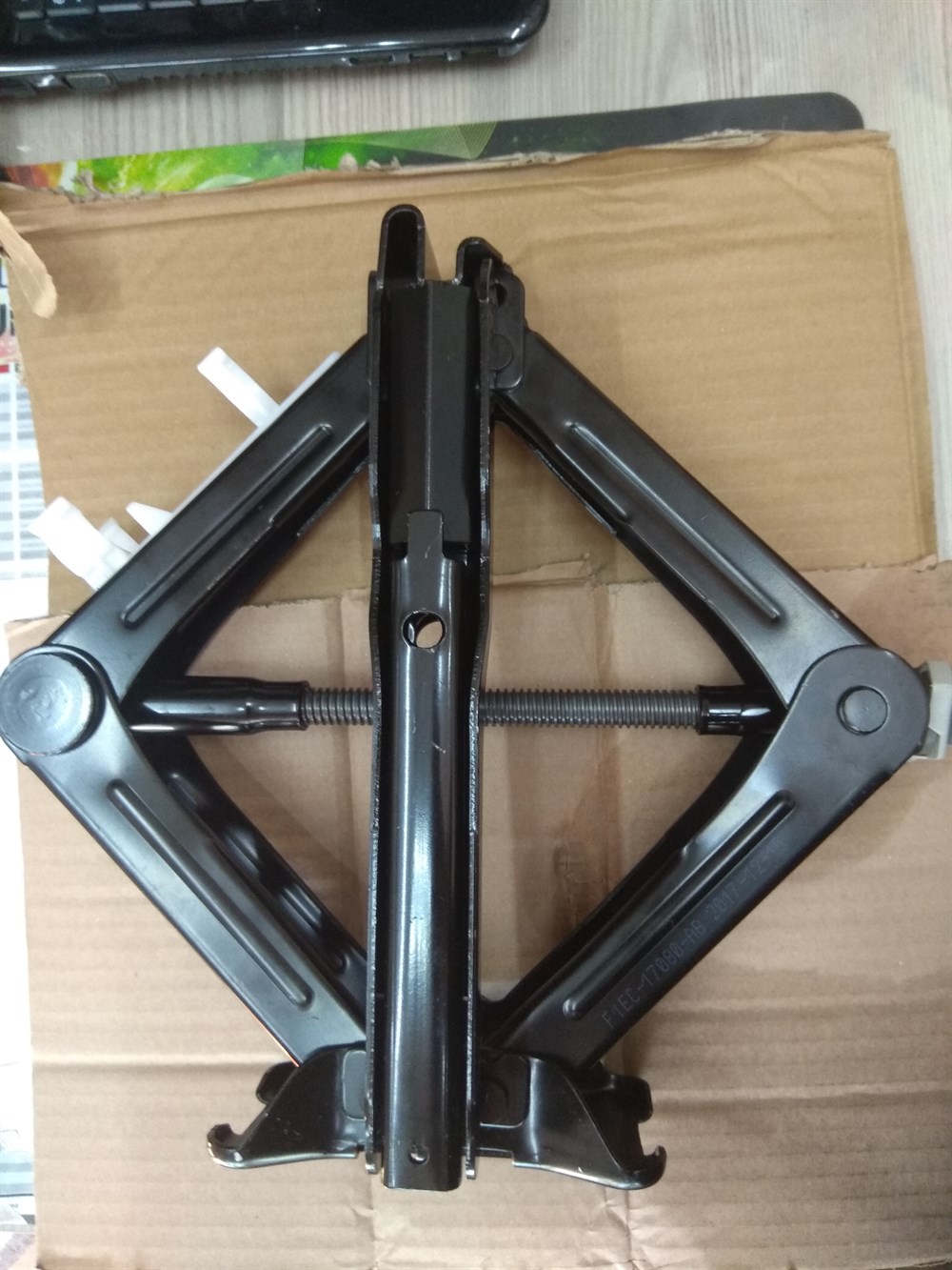 FOCUS ARAÇ KALDIRMA KRİKOSU