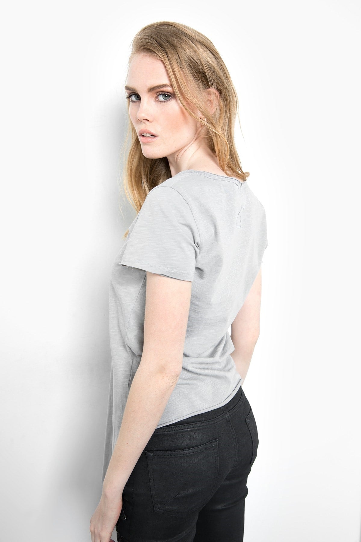 Asimetrik Derin V Yaka T shirt-Taş