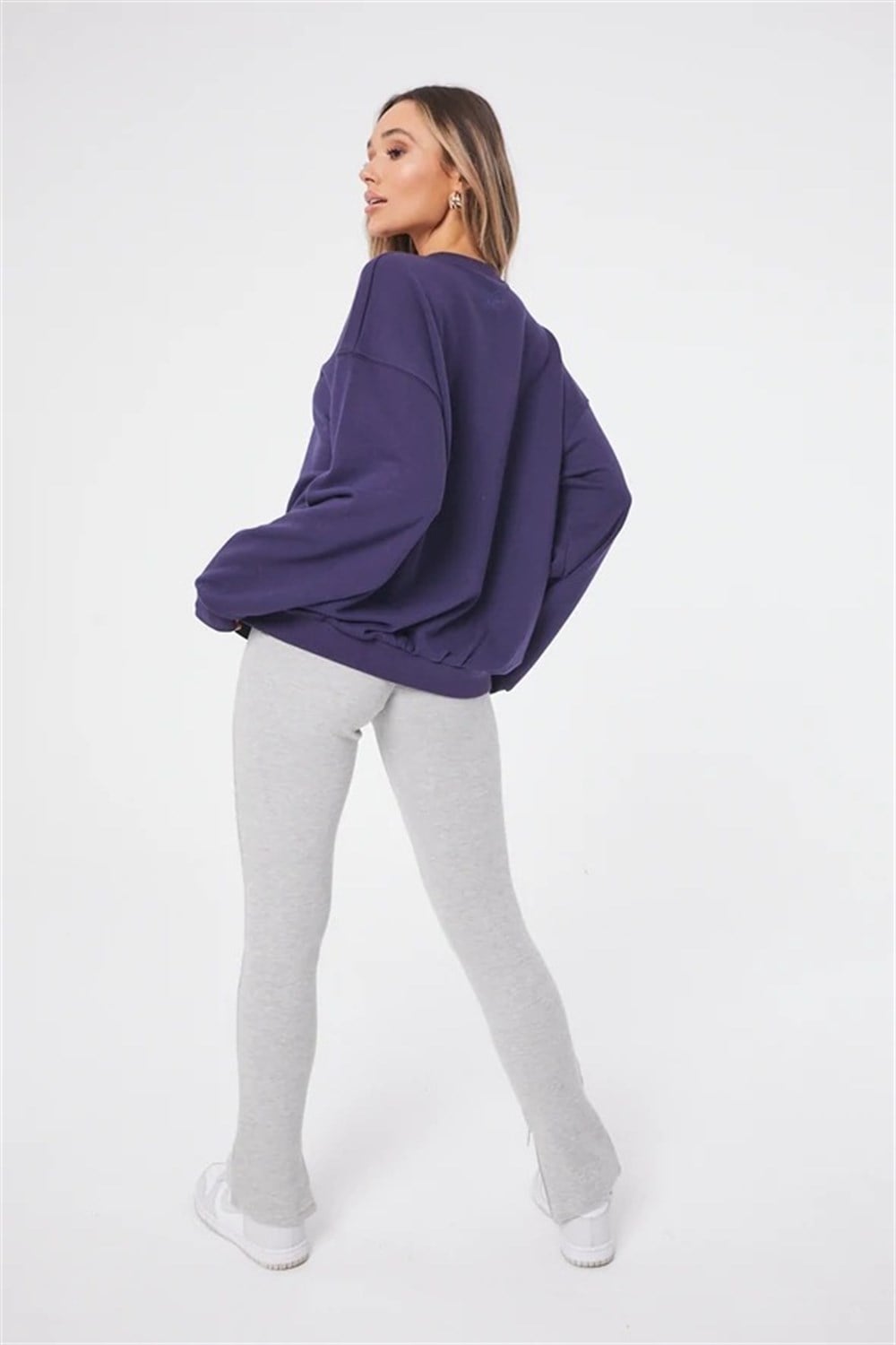 Önü Çelenk Nakışlı  Sweat-Lacivert