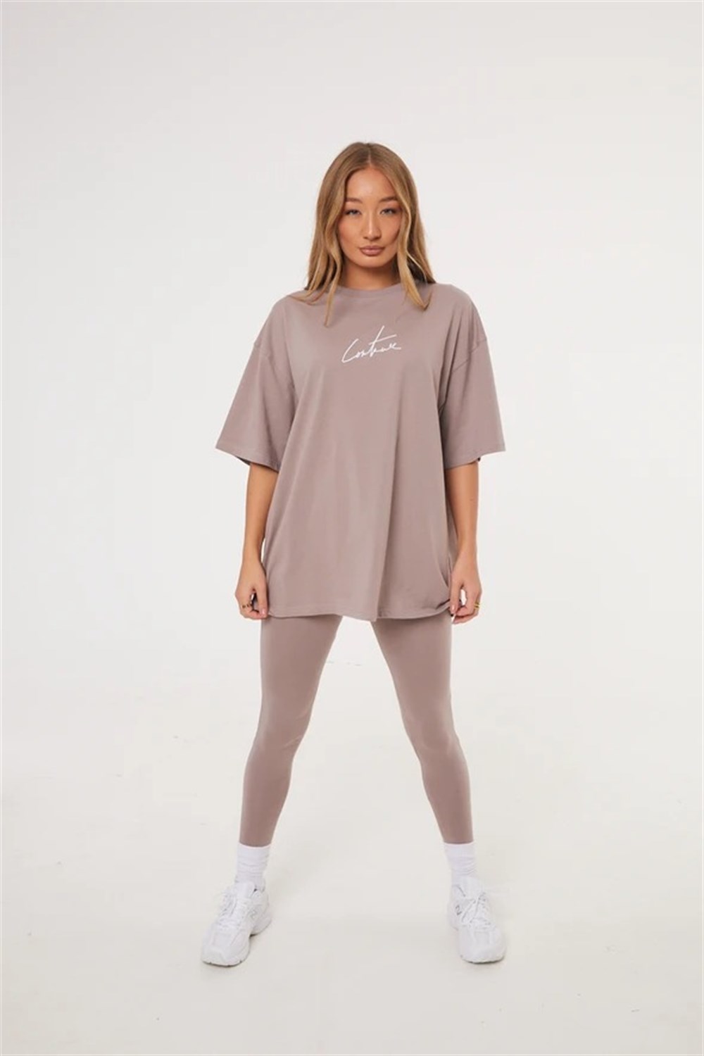 Unisex Oversize İmza Logolu  T shirt-Bej
