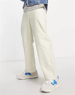 Boyfriend Bol  Baloon   JEan-Ekru