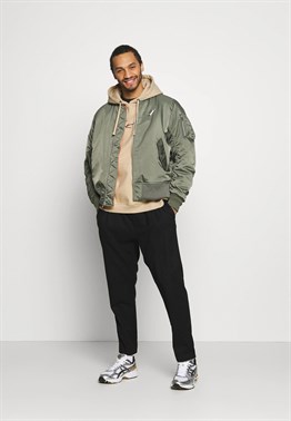 Önü Küçük Logolu Oversize Kapşonlu Sweat-Bej