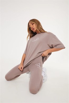 Unisex Oversize İmza Logolu  T shirt-Bej
