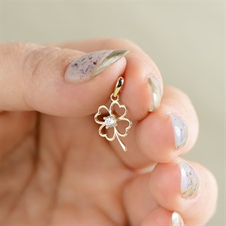 14 Ayar Altın Tek Taşlı Yonca Kolye Ucu