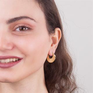 14 Ayar İtalyan İstiridye Altın Küpe