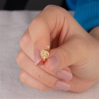 14 Ayar J Model Taşlı Altın Yuvarlak Küpe