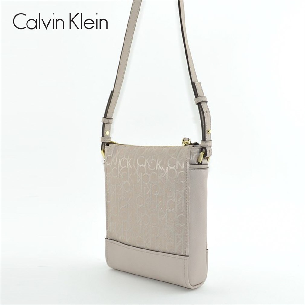 Calvin Klein Kadın Postacı Çantası K60K602525 069 MARIN4 LOGO FLAT  CROSSBODY CALVIN KLEIN MUSHROOM | Marka Park