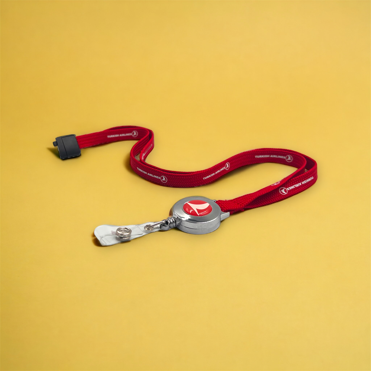 THY Kırmızı Yoyo Lanyard