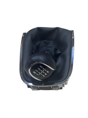 Opel Astra J 6 İleri Manuel Vites Topuzu ve Körüğü