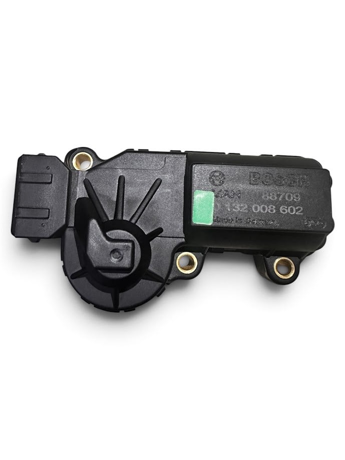 BOS 0132008602 - 825485 | Opel Corsa B 1.2 16 Valf Rölanti Ayarlayıcısı BOSCH