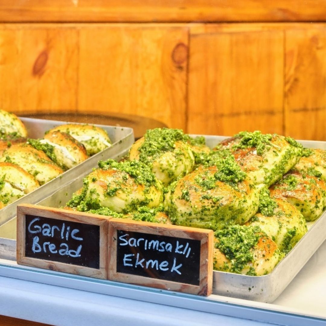 Ricotta peynirli sarımsaklı ekmek