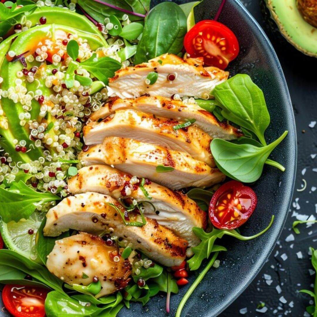 Tavuklu Avokadolu Salata