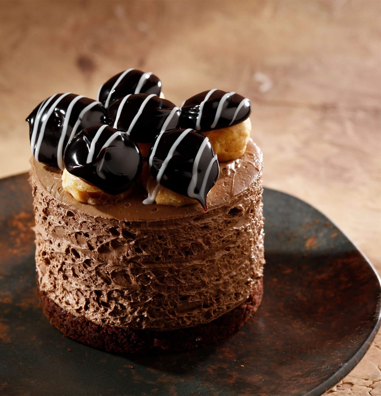 Çikolatalı Profiterollü Moisse