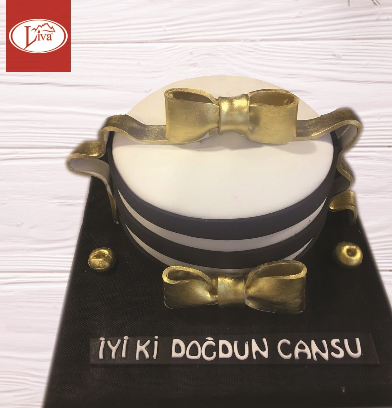 Liva Altın Kurdale Özel Pasta